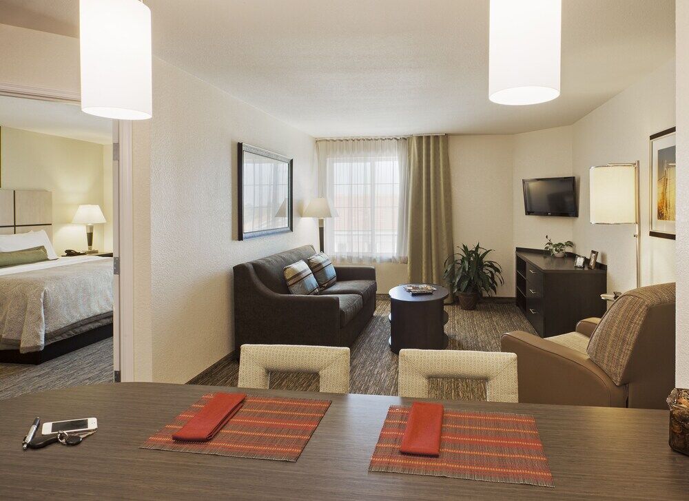 Candlewood Suites - Newark South - University Area By Ihg Экстерьер фото